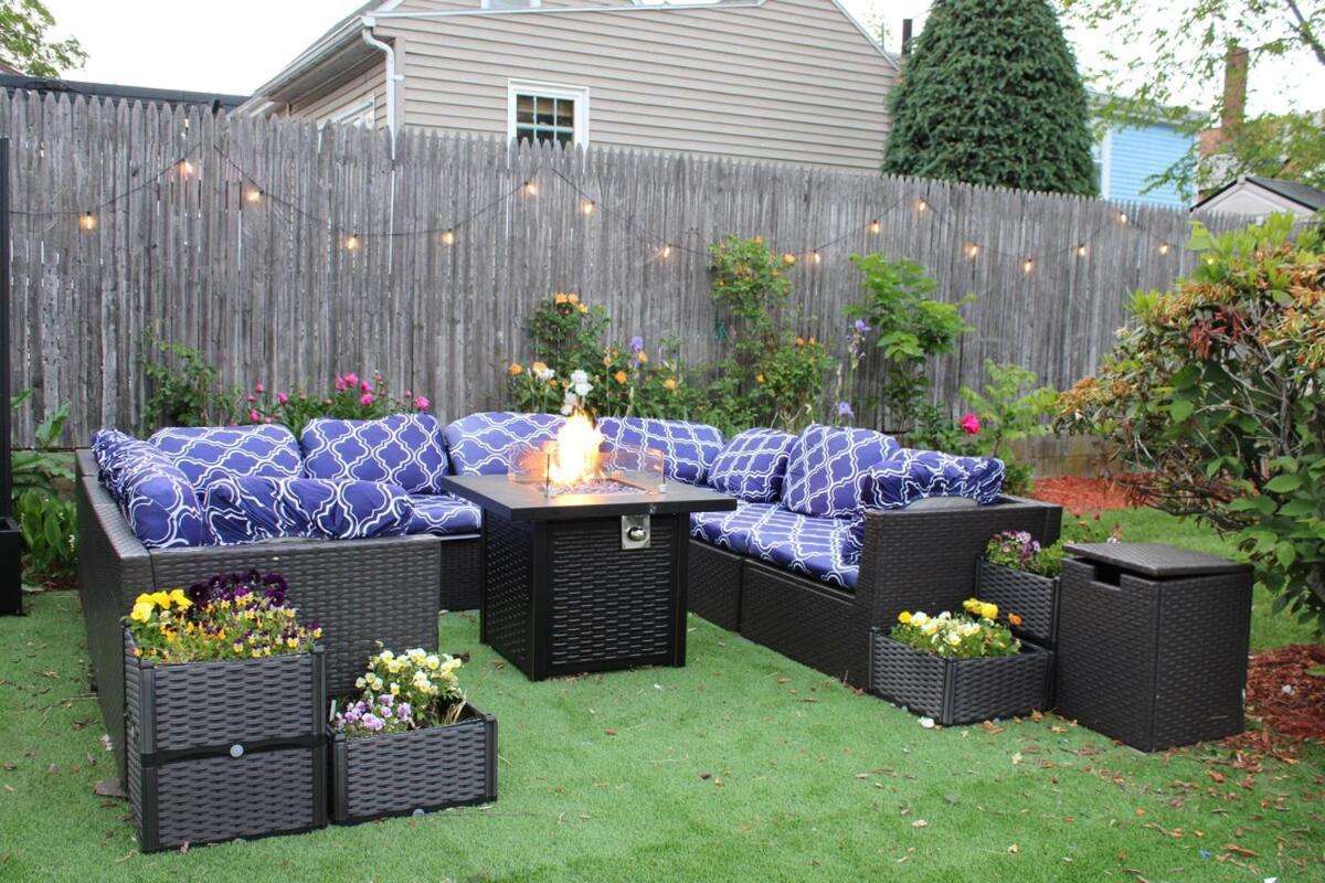 Witch Retreat With Tiki Bar In Downtown