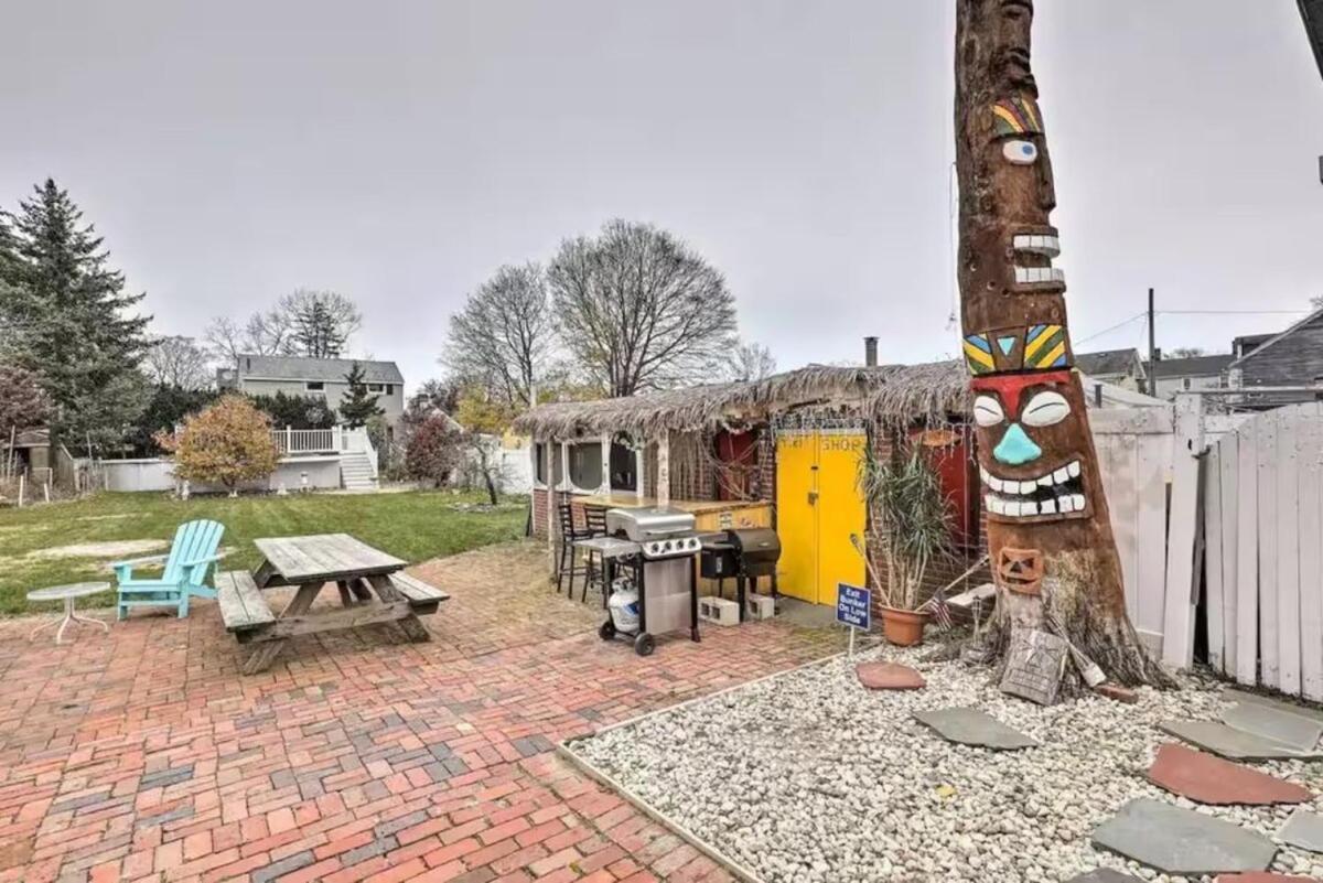 Witch Retreat With Tiki Bar In Downtown *