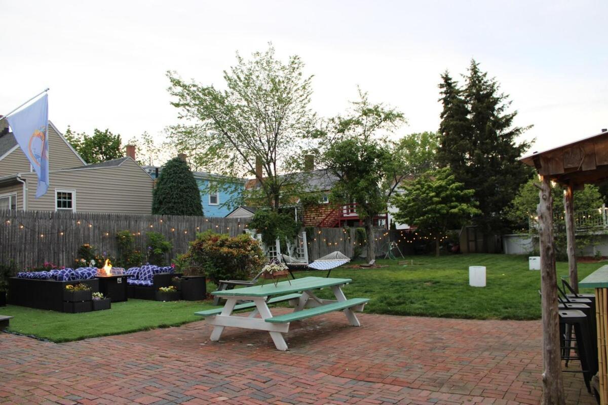 Witch Retreat With Tiki Bar In Downtown