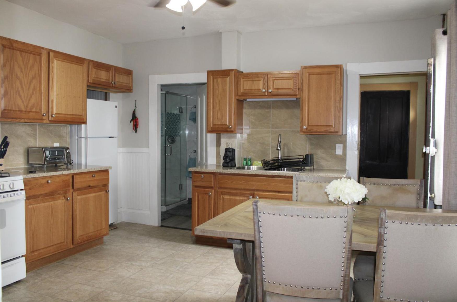 Apartment Witch Retreat With Tiki Bar In Downtown Salem
